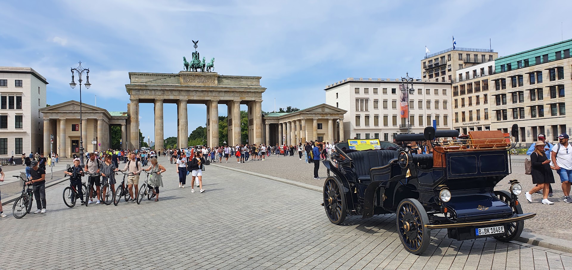 Brandenburg Gate, view 9